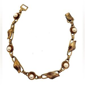 Vintage MCM Classic Linked Bracelet 1/20 12K GF Leaf Design Faux Pearl Accents